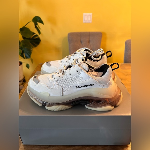 Balenciaga TripleS Sneakers - Picture 5 of 6